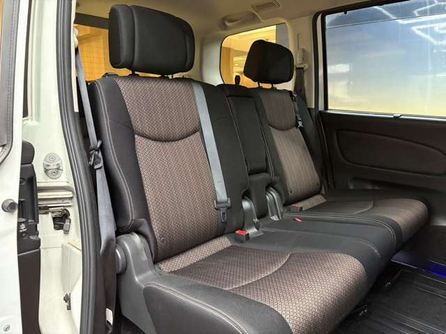 車内もキレイで嫌な臭いもありません☆車内の臭い、汚れが気になる方は内装のスチームクリーナーも施工可能です♪