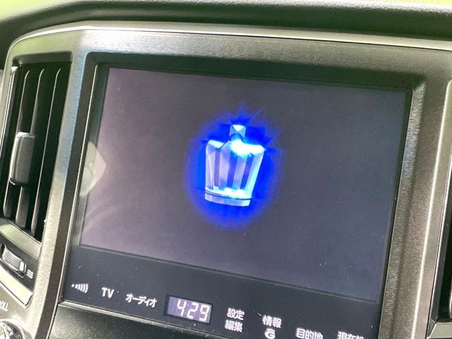 【純正8型ナビ】人気の純正ナビを装備しております。ナビの使いやすさはもちろん、オーディオ機能も充実!キャンプや旅行はもちろん、通勤や買い物など普段のドライブも楽しくなるはず♪