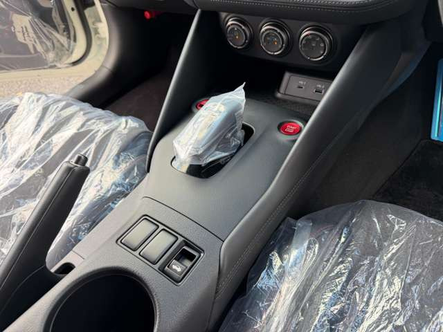 NISMO��p�v�b�V���G���W���X�^�[�^�[&�h���C�u���[�h�Z���N�^�[�B