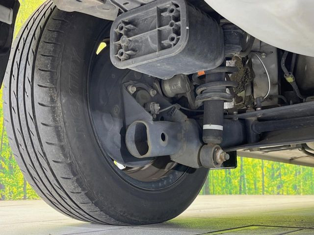 お車を安心してお乗りいただく為には、足回りの定期点検が欠かせません。サービスサポート(有償保証)では無料点検もご提供しており、安心のカーライフをお過ごしいただけるサポート体制が整っています。