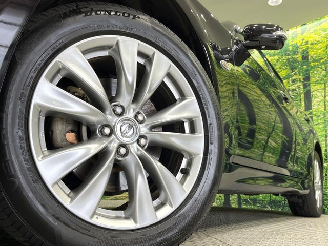 �y����18�C���`�A���~�z�C�[���z�O�ςɃ}�b�`���������A���~�z�C�[���𑕒����Ă���܂��B�e��ЊO�A���~�z�C�[����A�X�^�b�h���X�^�C�����戵�����Ă���܂��B���񂲑��k����������