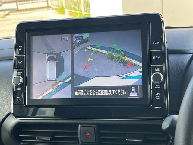 【アラウンドビューモニター】専用のカメラにより、上から見下ろしたような視点で360度クルマの周囲を確認することができます☆死角部分も確認しやすく、狭い場所での切り返しや駐車もスムーズに行えます。