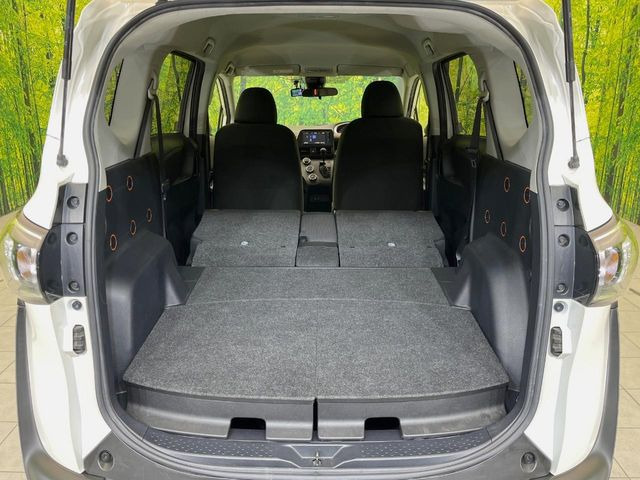 普段のお買い物や通勤、送迎等に十分な荷室スペースを確保しております。セカンドシートを倒すと、大きな荷物の積載も可能です♪