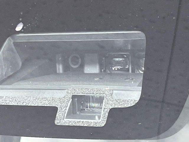 【スズキ セーフティサポート】走行中に前方の車両等を認識し、衝突しそうな時は警報とブレーキで衝突回避と被害軽減をアシスト。より安全にドライブをお楽しみいただけます。