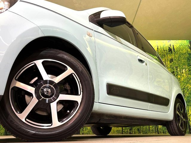 �y����15�C���`�A���~�z�C�[���z�O�ςɃ}�b�`���������A���~�z�C�[���𑕒����Ă���܂��B�e��ЊO�A���~�z�C�[����A�X�^�b�h���X�^�C�����戵�����Ă���܂��B���񂲑��k����������