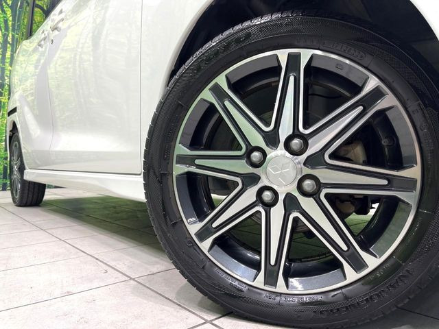 �y����15�C���`�A���~�z�C�[���z�O�ςɃ}�b�`���������A���~�z�C�[���𑕒����Ă���܂��B�e��ЊO�A���~�z�C�[����A�X�^�b�h���X�^�C�����戵�����Ă���܂��B���񂲑��k����������