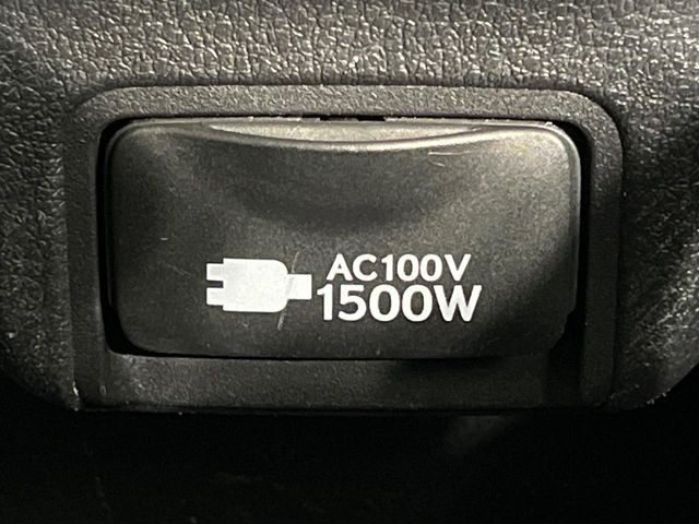 【1500Wアクセサリーコンセント】消費電力1500Wまでの家電が使えます。キャンプやスポーツ・アウトドアでのアクティビティはもちろん、災害・停電の際に大活躍♪