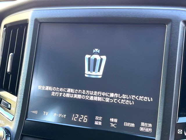 【メーカー純正ナビ】インテリアに溶け込むスタイリッシュな「専用設計」メーカーナビを装備♪視認性や操作性など基本性能にも優れ、より上質なカーライフをお楽しみいただけます。