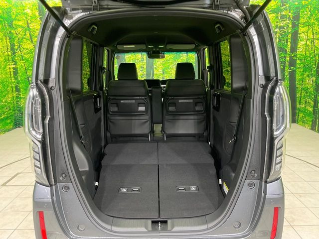 普段のお買い物や通勤、送迎等に十分な荷室スペースを確保しております。セカンドシートを倒すと、大きな荷物の積載も可能です♪