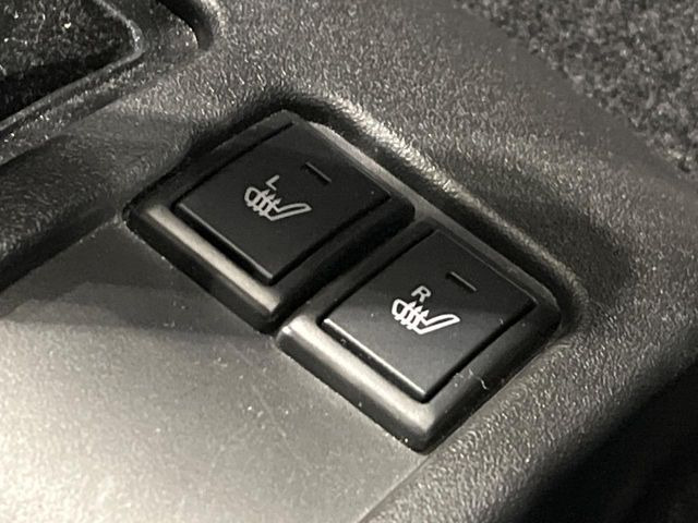 【シートヒーター】寒い日に重宝するシートヒーター!エアコンより早く温まってくれるので寒がりの人も安心ですね♪エアコンの温風は乾燥するから苦手、という方にもをおすすめです。