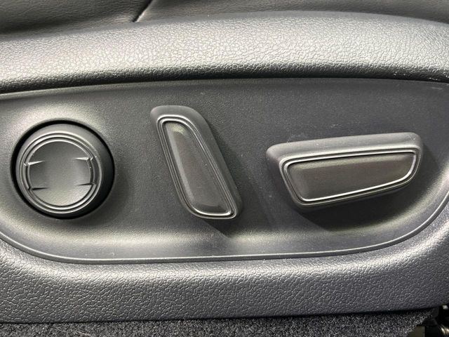 【パワーシート】スイッチ一つで簡単にシートの微調整が可能!電動だから力もいりません!快適なシートポジションにセットして、快適なドライブをお楽しみください。