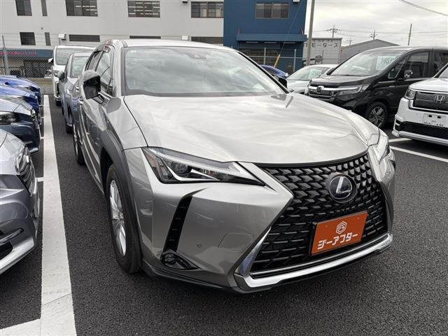 UX(レクサス) 250h バージョンC　レクサスセーフティシステム 中古車画像