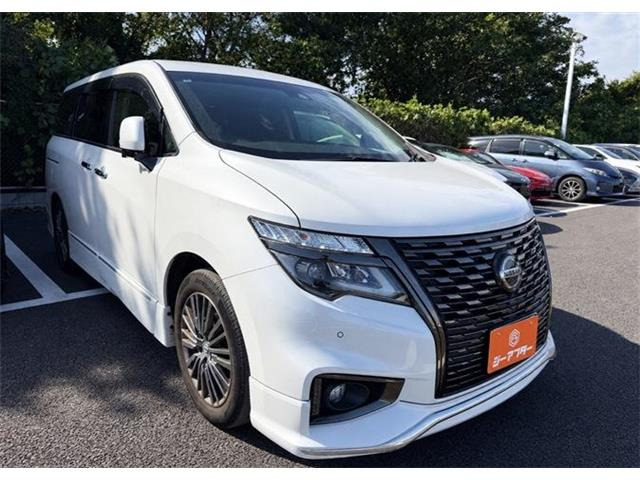 エルグランド(日産) 2.5 250ハイウェイスター プレミアム アーバンクロム　禁煙車 黒革シート 純正ナビ フルセグTV 中古車画像