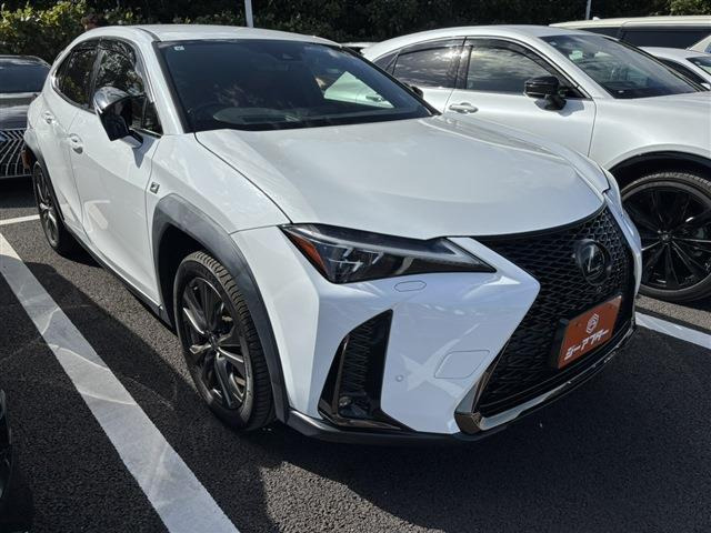 UX(レクサス) 200 Fスポーツ　禁煙車 赤革シート 純正10.3インチナビ 中古車画像