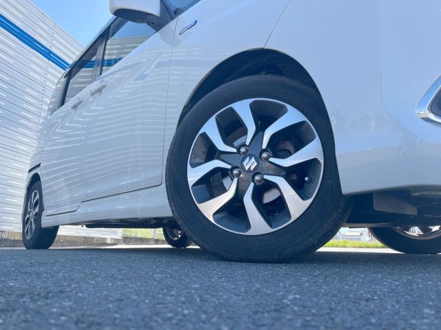 �y�����A���~�z�C�[���z�O�ςɃ}�b�`���������A���~�z�C�[���𑕒����Ă���܂��B�e��ЊO�A���~�z�C�[����A�X�^�b�h���X�^�C�����戵�����Ă���܂��B���񂲑��k����������